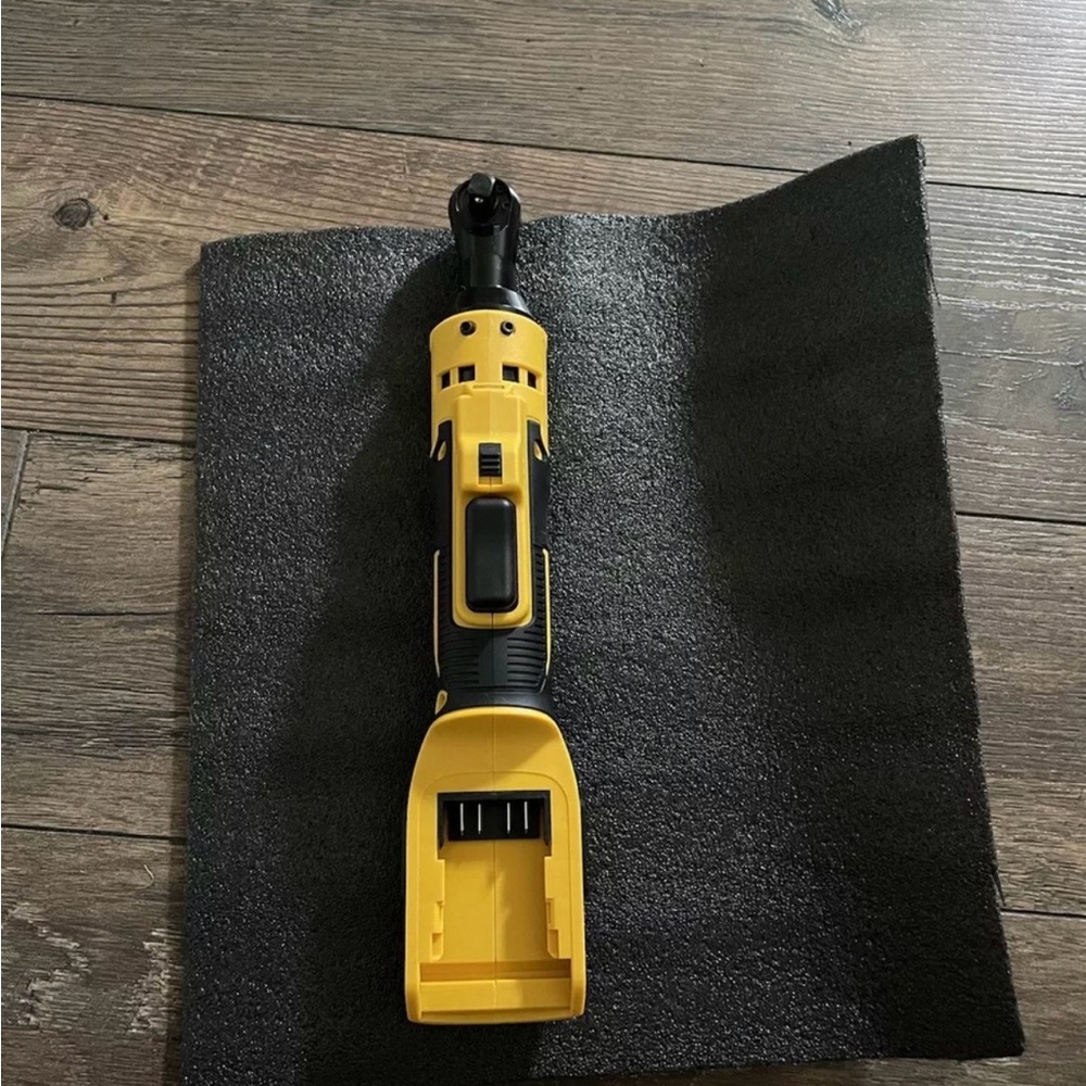 Electric ratchet wrench